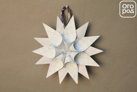 Новогодние снежинки своими руками из бумаги. Объемные снежинки. Техники квилинг и оригами.